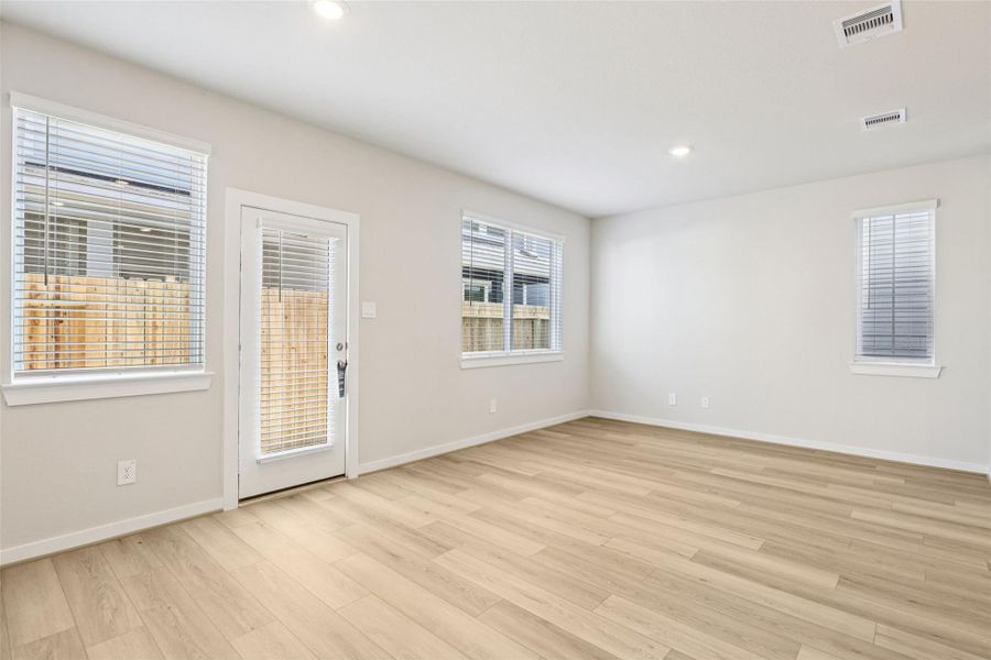 Spacious, unfurnished interior of a new home in Pinewood Trails - City Series, Atascocita (Image 28).