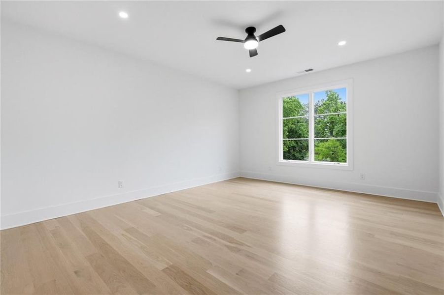 Spacious, unfurnished interior of a new home in , Alpharetta (Image 18). Spacious, unfurnished interior of a new home in , Alpharetta (Image 18).