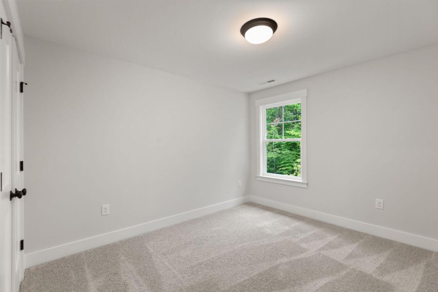 Spacious, unfurnished interior of a new home in Harbor Crossing, Greensboro (Image 19).