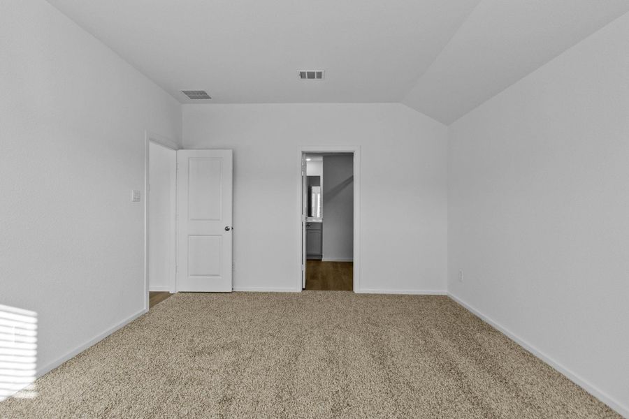 Spacious, unfurnished interior of a new home in Harrington Trails at The Canopies, Splendora (Image 21).