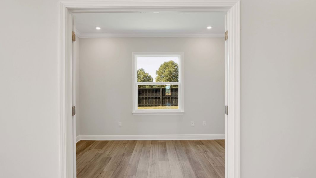 Representative unfurnished interior of a home built from the Drexel by Maronda Homes in Bellview Pointe, Bellview (Image 36).