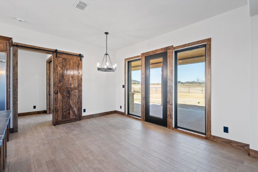 Spacious, unfurnished interior of a new home in Santana Ridge, Weatherford (Image 13).