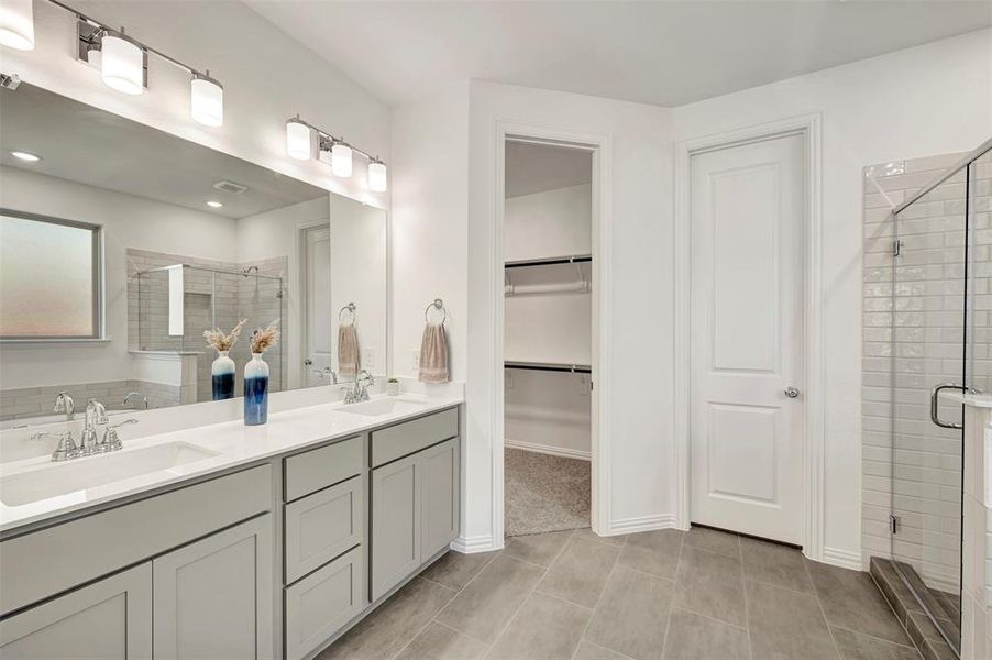 Furnished interior view inside a new home in Lilyana, Prosper (Image 6).