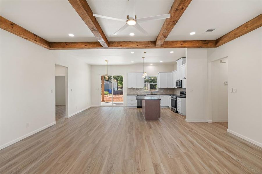 Spacious, unfurnished interior of a new home in , Granbury (Image 26). Spacious, unfurnished interior of a new home in , Granbury (Image 26).