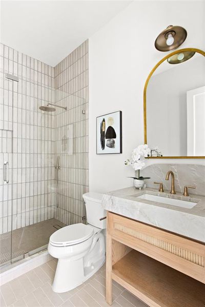 Furnished interior view inside a new home in , Dallas (Image 9).