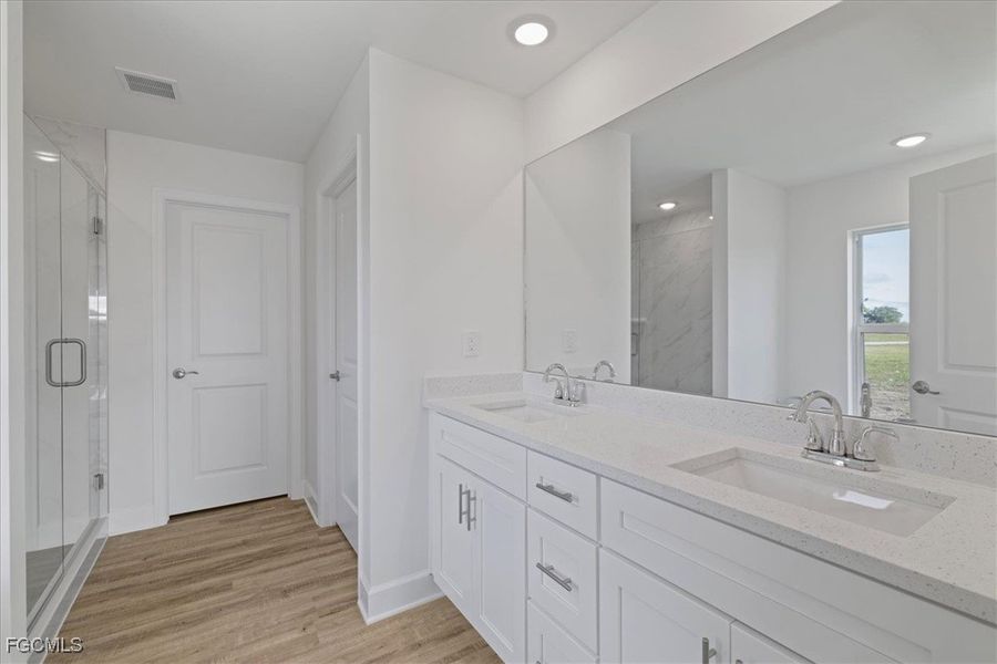 Furnished interior view inside a new home in Cape Coral, Cape Coral (Image 11).