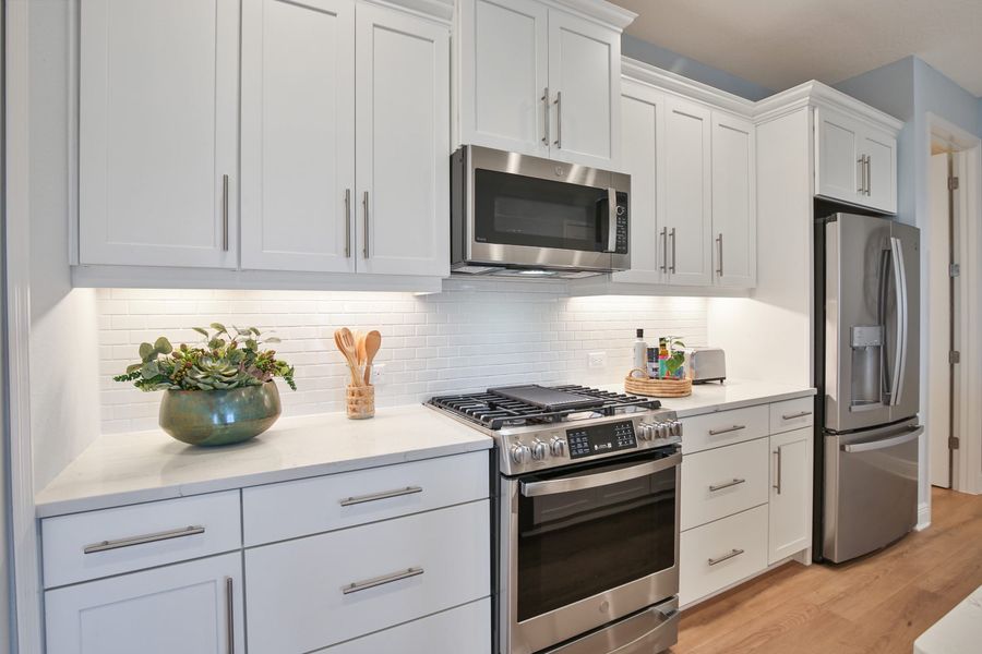 Representative furnished interior of a home built from the Sandcastle 2 by Neal Communities in Palm Grove, Bradenton (Image 16).