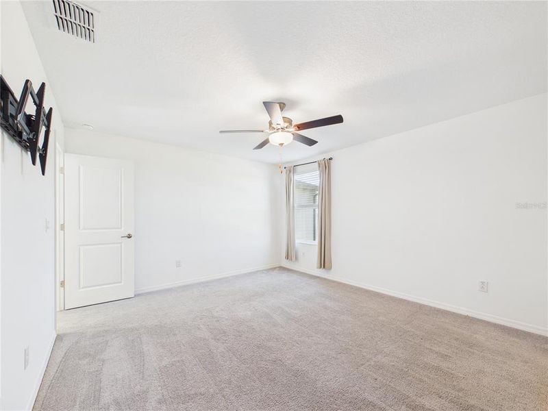 Spacious, unfurnished interior of a new home in Two Rivers, Zephyrhills (Image 37).