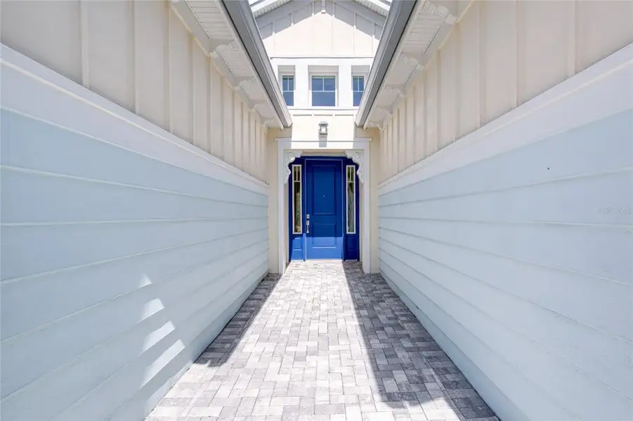 Exterior details and patio area of a home in , Daytona Beach (Image 34).