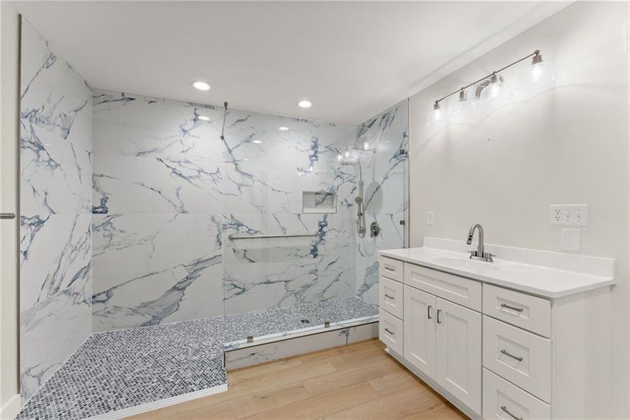 Furnished interior view inside a new home in , Gainesville (Image 5).