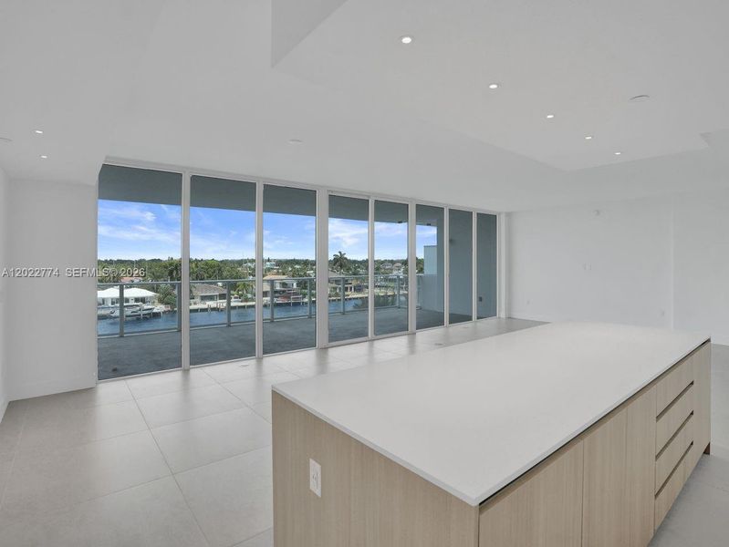 Spacious, unfurnished interior of a new home in , Pompano Beach (Image 21).