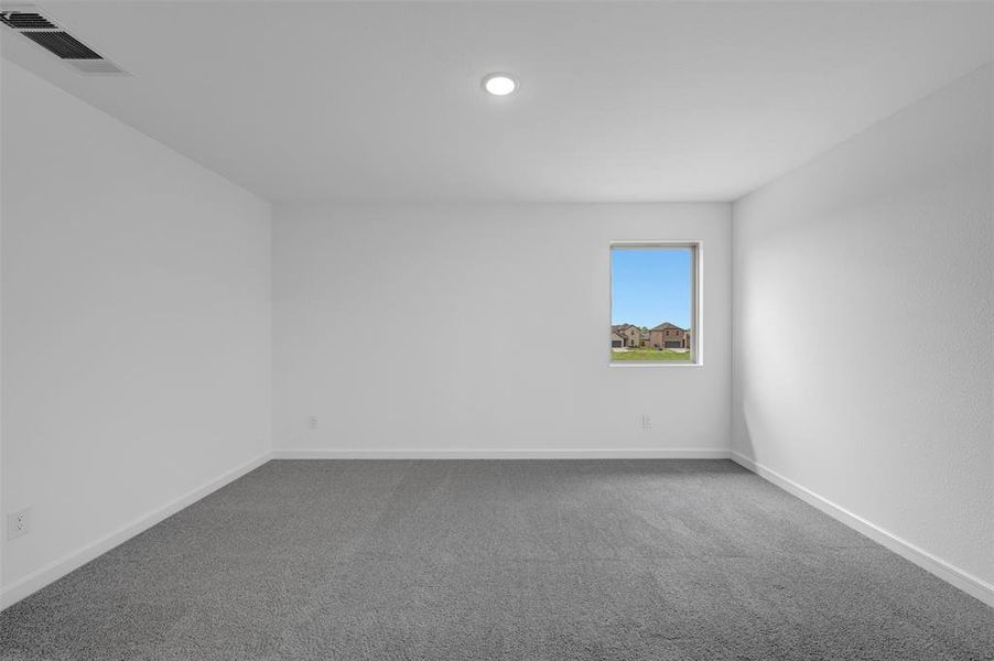 Spacious, unfurnished interior of a new home in Rolling Ridge, Van Alstyne (Image 25).