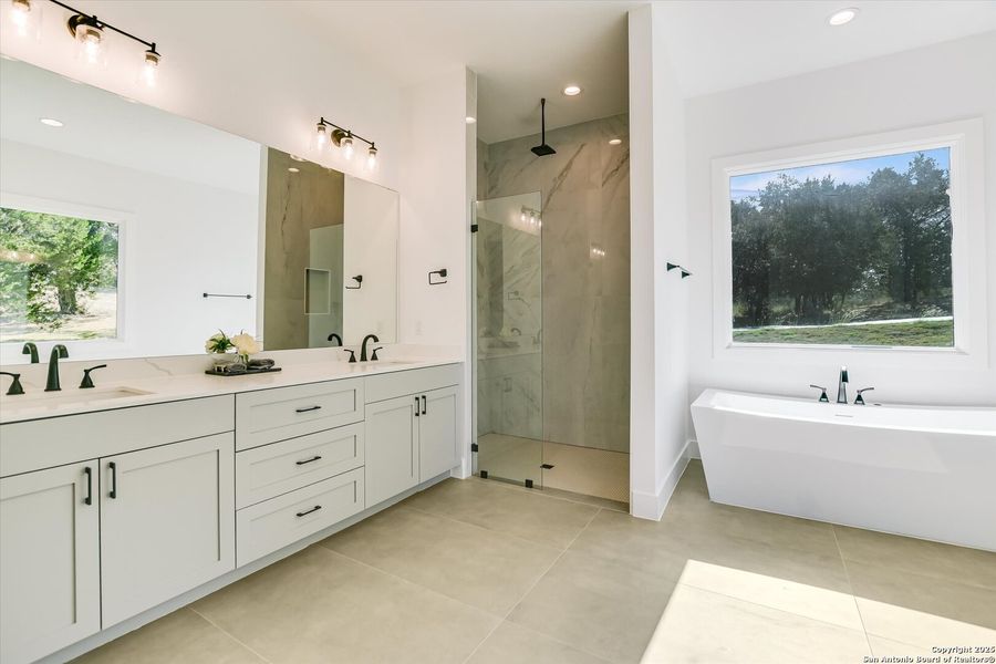 Furnished interior view inside a new home in , Horseshoe Bay (Image 8).