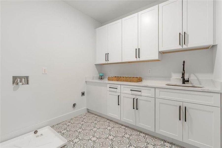 Furnished interior view inside a new home in , Gainesville (Image 10).