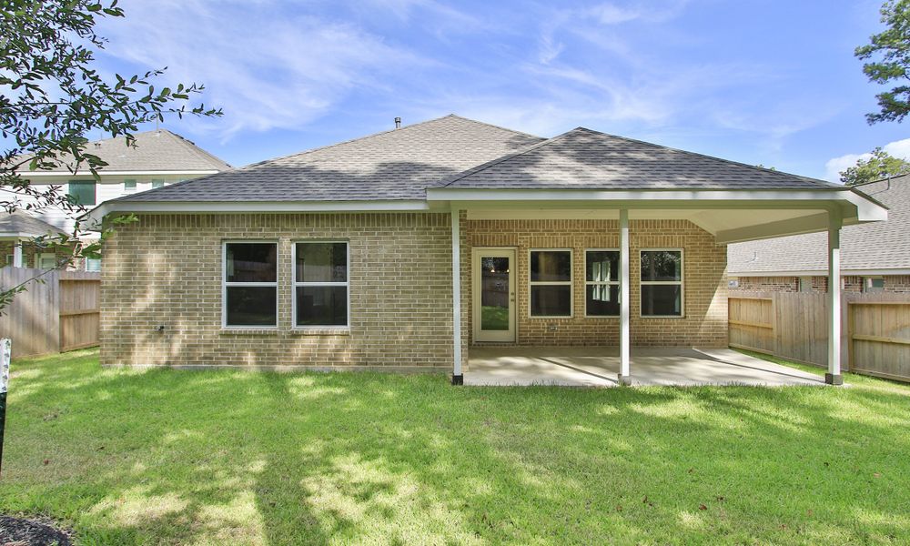Representative exterior details of a home built from the Enclave Series - Fiji by DRB Homes in Dauer Ranch, New Braunfels (Image 3).