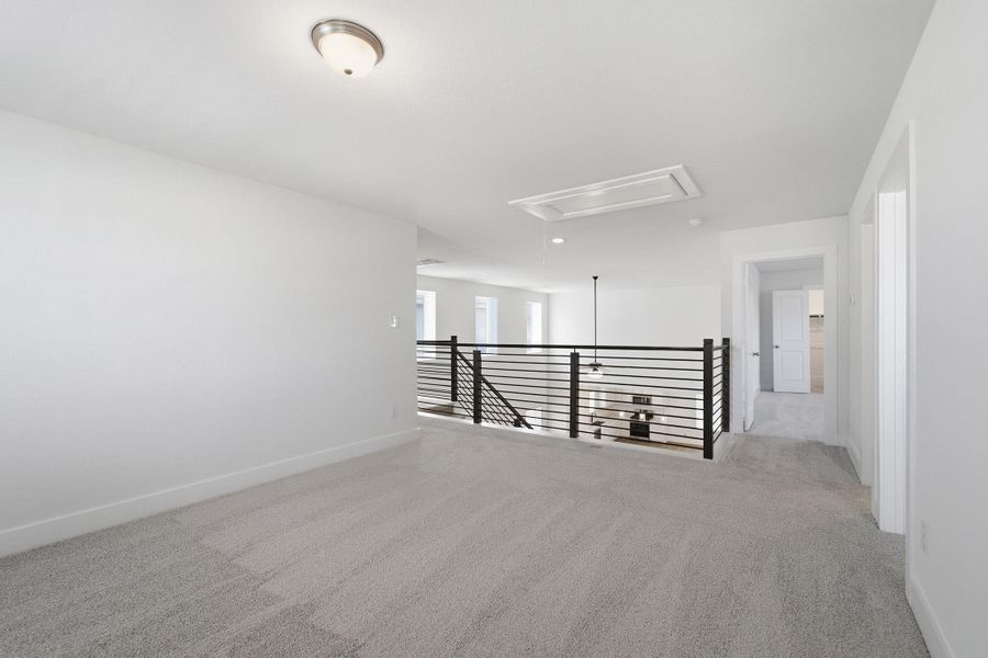 Spacious, unfurnished interior of a new home in Sunfield, Buda (Image 22).
