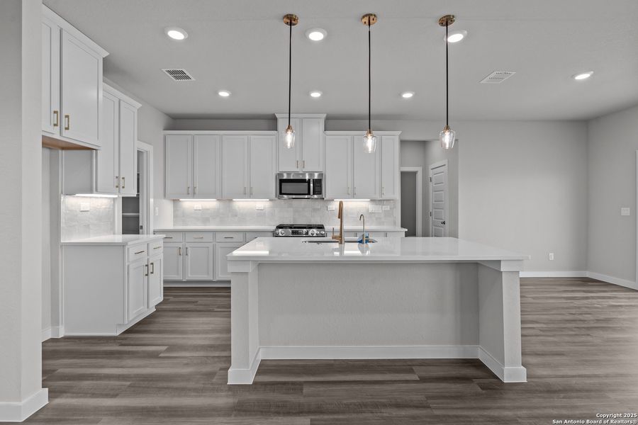 Furnished interior view inside a new home in Weltner Farms 50’s, New Braunfels (Image 18).