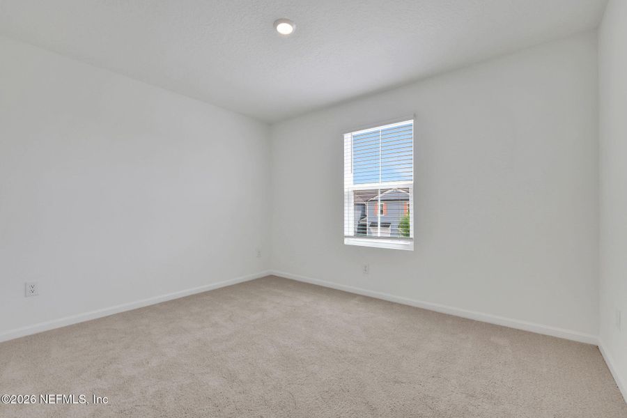 Spacious, unfurnished interior of a new home in , Middleburg (Image 17).