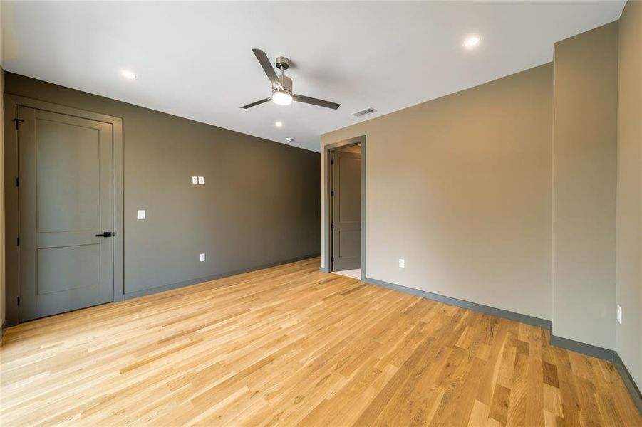 Spacious, unfurnished interior of a new home in , Dallas (Image 19). Spacious, unfurnished interior of a new home in , Dallas (Image 19).
