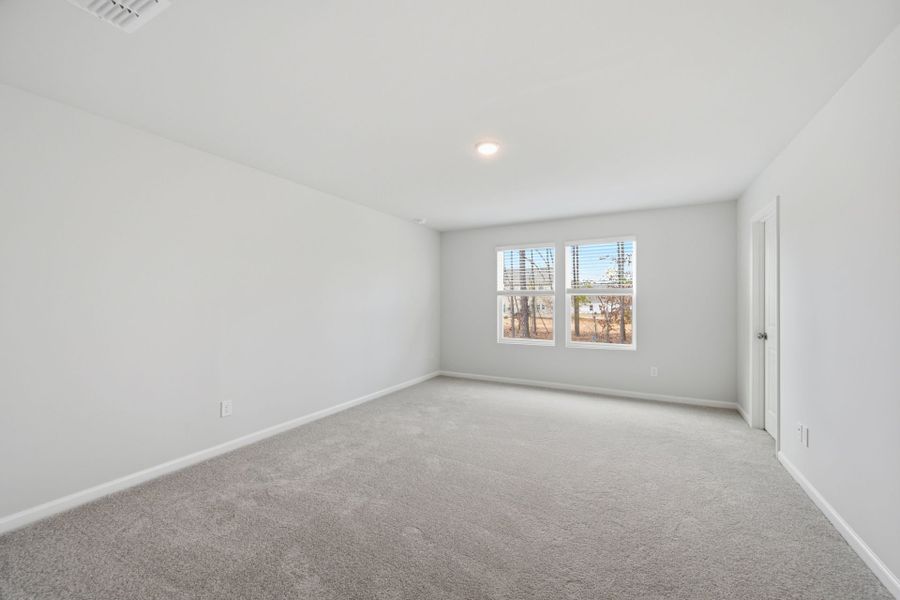 Spacious, unfurnished interior of a new home in Grand Arbor, Blythewood (Image 18).