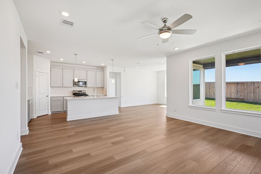 Spacious, unfurnished interior of a new home in The Canopies, Splendora (Image 6). Spacious, unfurnished interior of a new home in The Canopies, Splendora (Image 6).