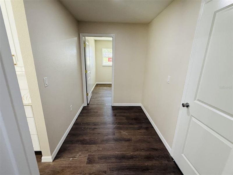 Spacious, unfurnished interior of a new home in , Weeki Wachee (Image 17).