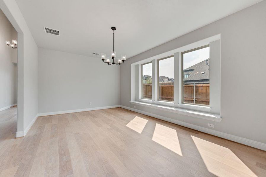 Spacious, unfurnished interior of a new home in Lake Forest, McKinney (Image 19).