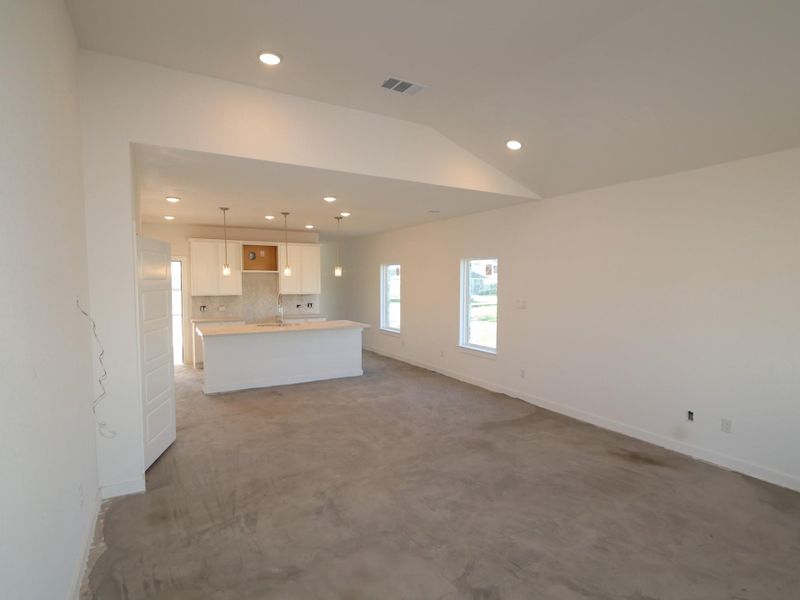 Spacious, unfurnished interior of a new home in Miller's Pond, Rosenberg (Image 17). Spacious, unfurnished interior of a new home in Miller's Pond, Rosenberg (Image 17).