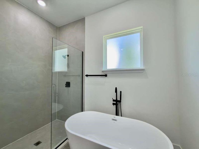 Furnished interior view inside a new home in , Ocala (Image 35).