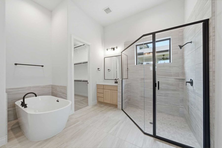 Furnished interior view inside a new home in The Woodlands Hills 65′, Willis (Image 18). Furnished interior view inside a new home in The Woodlands Hills 65′, Willis (Image 18).