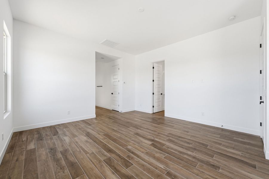 Spacious, unfurnished interior of a new home in Legado, Queen Creek (Image 21). Spacious, unfurnished interior of a new home in Legado, Queen Creek (Image 21).