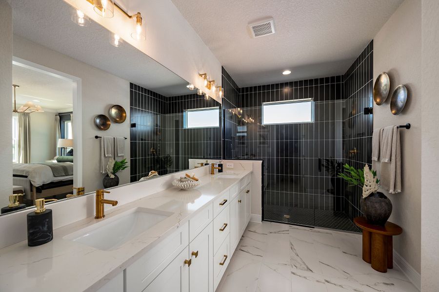 Owner's Bathroom Owner's Bathroom