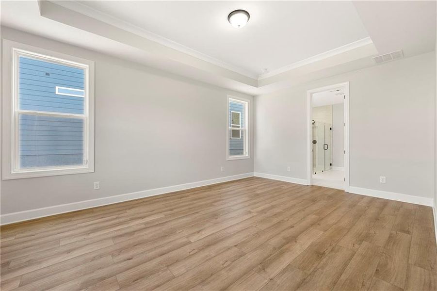 Spacious, unfurnished interior of a new home in Cresswind Georgia at Twin Lakes, Hoschton (Image 9).