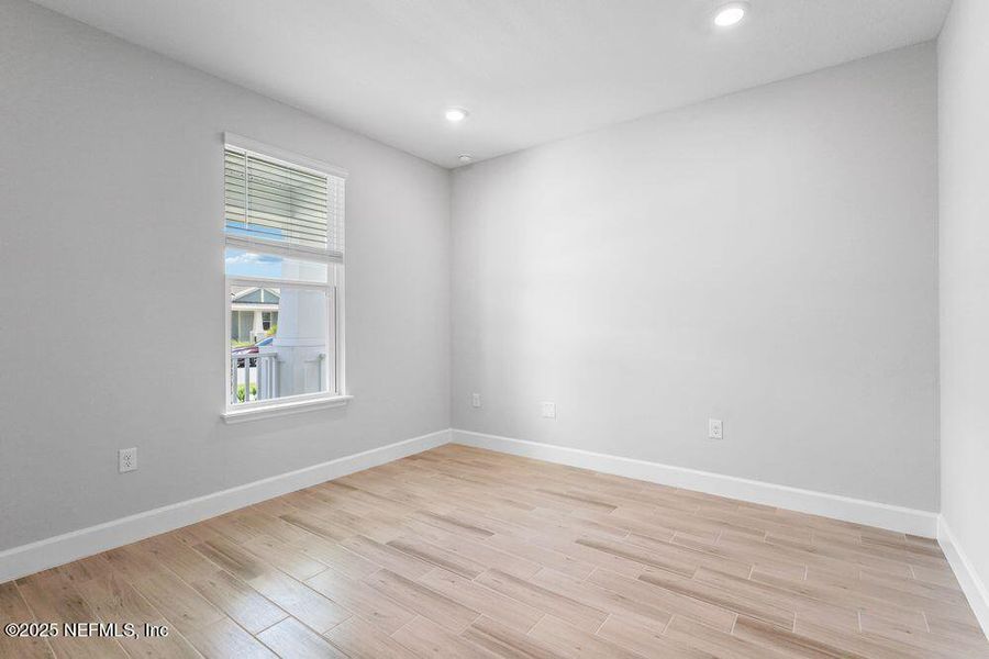 Spacious, unfurnished interior of a new home in Colbert Landings, Palm Coast (Image 15).