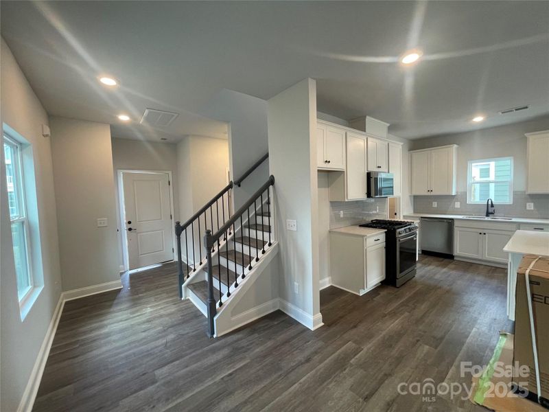 Image 16 of a home in Arbor Village.