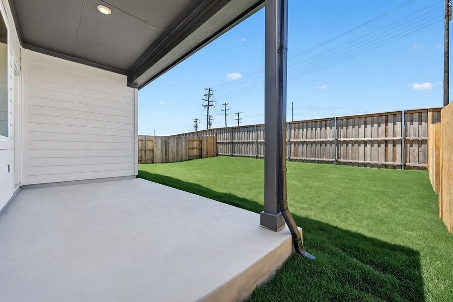 Exterior details and patio area of a home in Sunfield, Buda (Image 3).