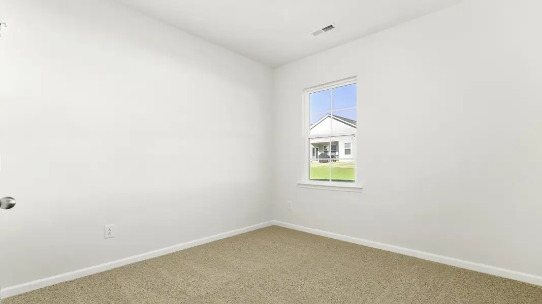 Spacious, unfurnished interior of a new home in Cambridge Park, Mebane (Image 11).