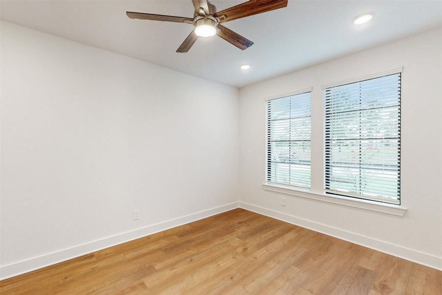 Spacious, unfurnished interior of a new home in Sorella, Tomball (Image 27).