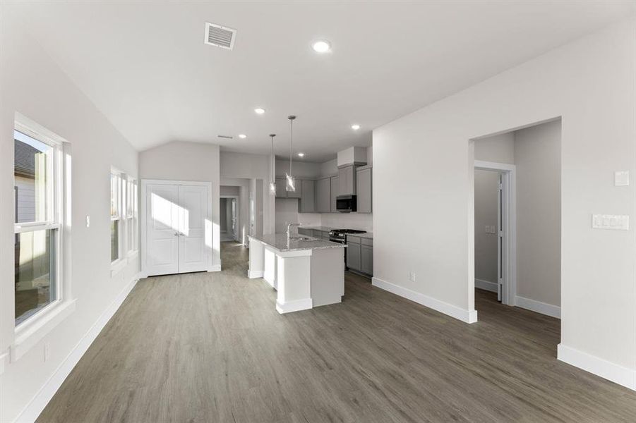 7317 Autumn Hill-Dining-1