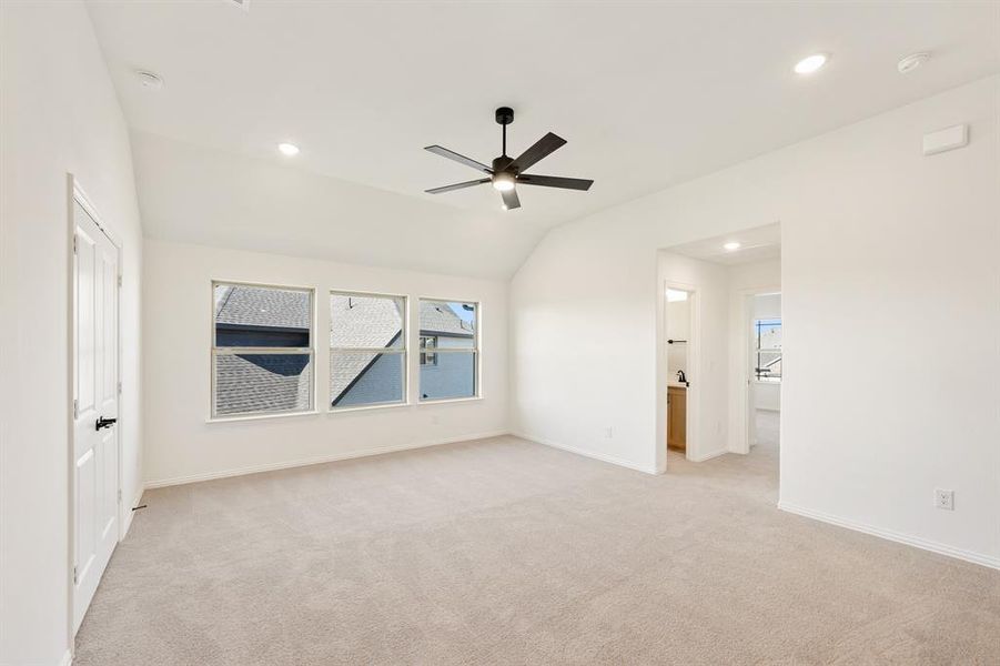 Spacious, unfurnished interior of a new home in Willow Wood Classic 50, McKinney (Image 30).