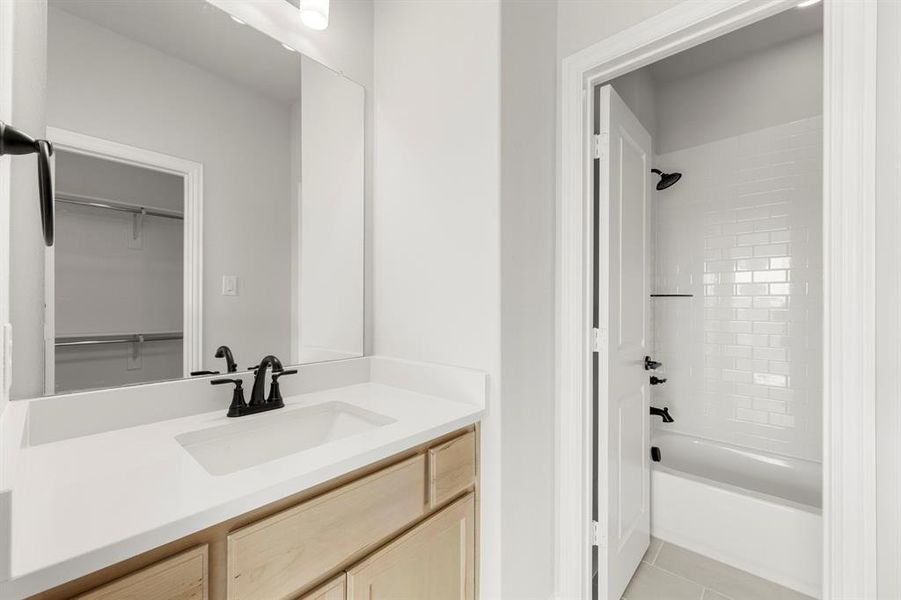 24. 2232 Euclid - 3RD Bath (2) 24. 2232 Euclid - 3RD Bath (2)