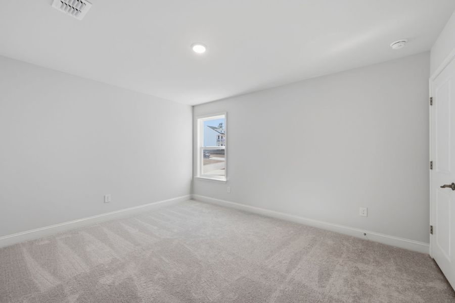 Spacious, unfurnished interior of a new home in Carriage Estates, Lexington (Image 29).