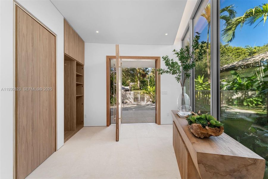 Exterior details and patio area of a home in , Miami (Image 23).