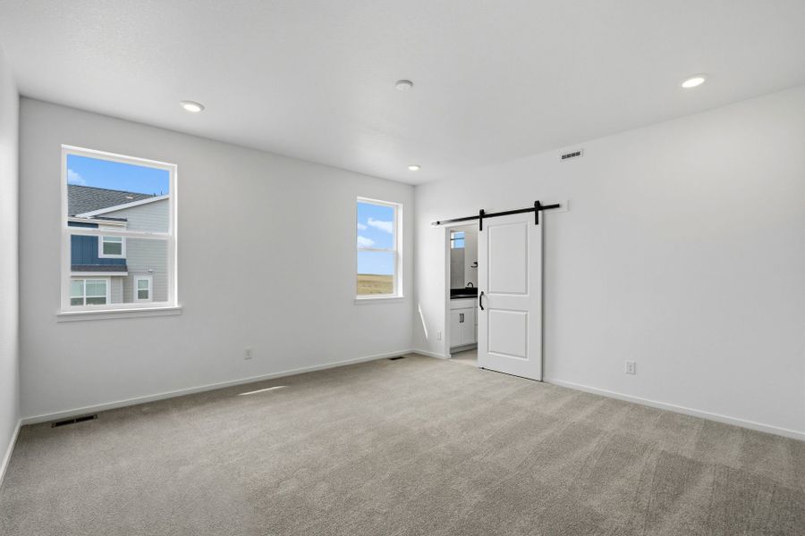 Spacious, unfurnished interior of a new home in Independence, Elizabeth (Image 39).