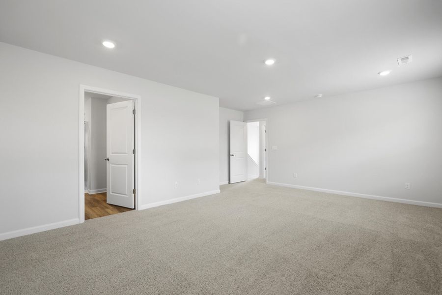 Spacious, unfurnished interior of a new home in Pineview North, Summerville (Image 27).