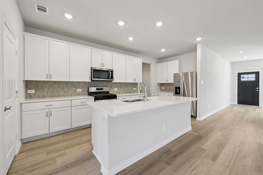 Furnished interior view inside a new home in Southridge - Signature Series, McKinney (Image 13). Furnished interior view inside a new home in Southridge - Signature Series, McKinney (Image 13).