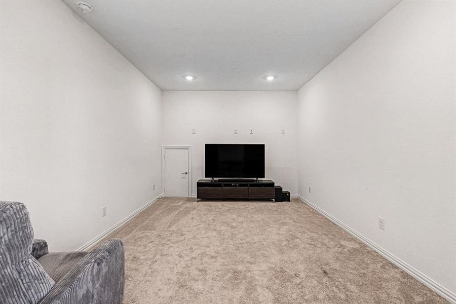 Spacious, unfurnished interior of a new home in Wildflower Ranch, Fort Worth (Image 24).
