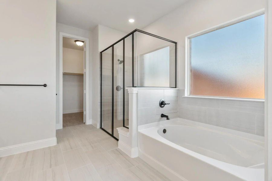 Primary Bathroom | Concept 2373 at Coyote Crossing in Godley, TX by Landsea Homes Primary Bathroom | Concept 2373 at Coyote Crossing in Godley, TX by Landsea Homes