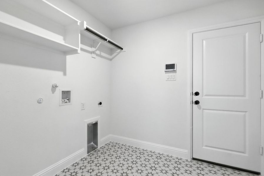 Representative unfurnished interior of a home built from the Iverson I by Cheldan Homes in Pitcock Addition, Graham (Image 73).