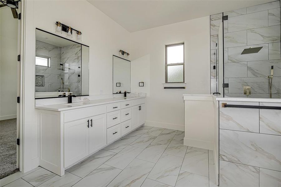 Furnished interior view inside a new home in , Grand Prairie (Image 8).